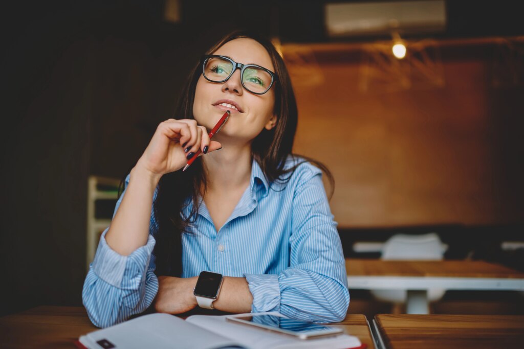 Businesswoman considering learning how to sell on Amazon FBA