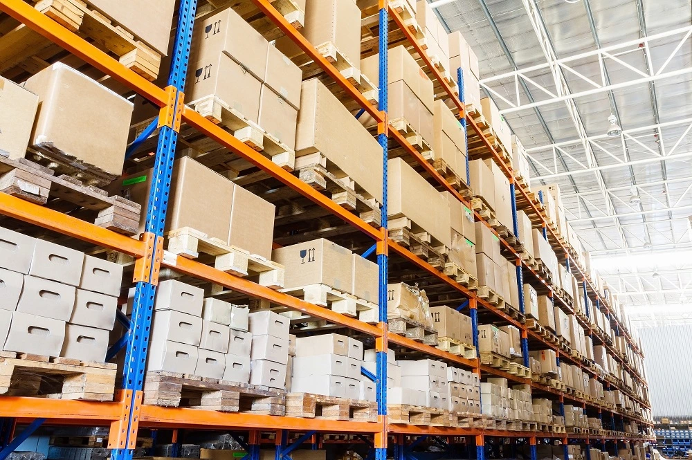 third party logistics 3PL company storing amazon shipments in warehouse 